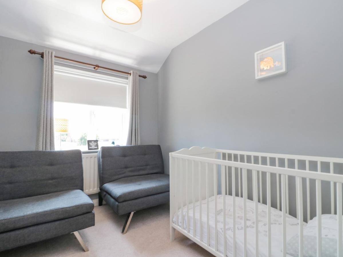Sutton Court Villa Тирск Екстериор снимка